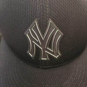 New Era MLB Fitted Ball Cap New York Yankee, size 7 1/2